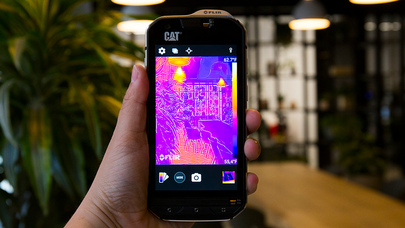 Illustration for article titled The First Thermal Imaging Phone Made Me Feel Like Predator